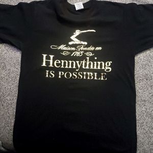 HENNESEY GRAPHIC TEE